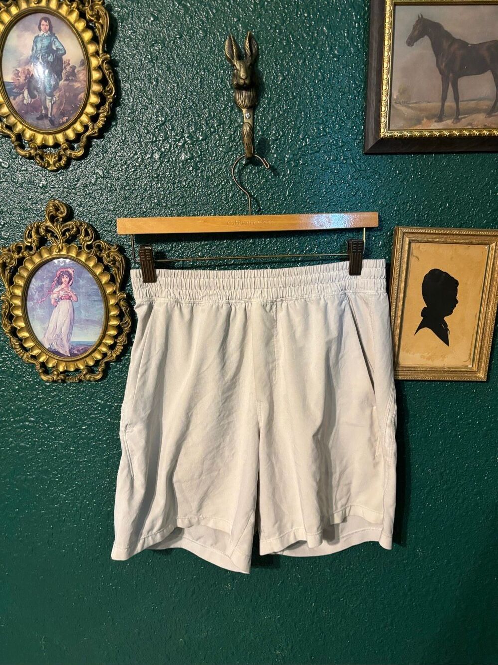 Lululemon Mens Shorts Sz Small Bone